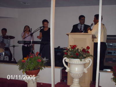 Pastor Ruben Forero y Musicos